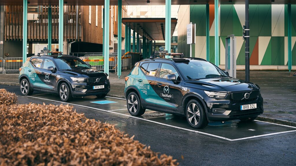 Volvo taxis wireless charging
